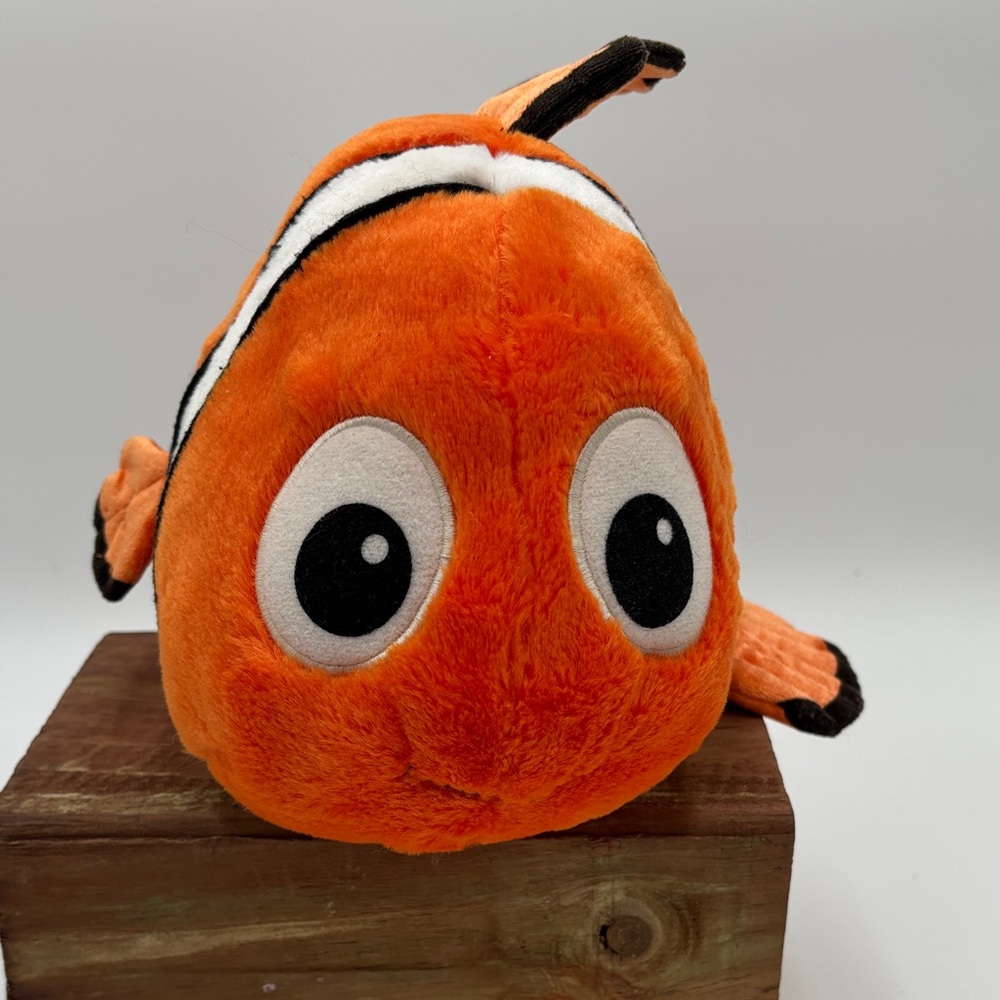 Disney Finding Nemo “Nemo” 19 Inch Plush
